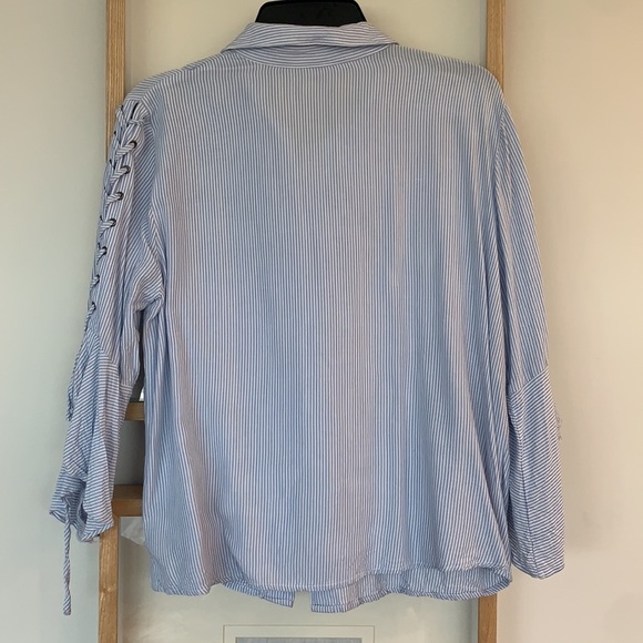 BB Dakota belle sleeve button down - Picture 2 of 6